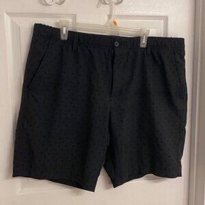 Under Armour Golf Men's Black Golf Shorts with Black Printed Flowers Size 40"